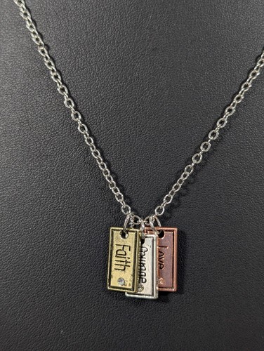 VETEMENTS Collana con ciondolo stile metallo misto fede coraggio amore bar ispirazione 20 in