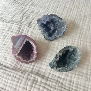 SET/3 Schliff Sockel Lila Blau Amethyst Set Quarz Druzy Geode Steine Bulk Edelsteine - Bild 1 von 8