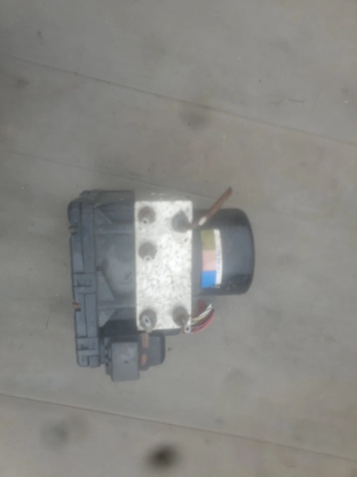 吉普大切诺基 ABS 制动控制模块带泵防锁 1999 2000 2001 — 第 1/3 张图片