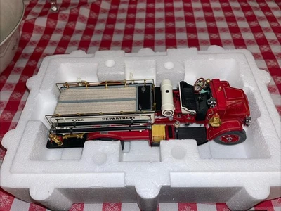 BOMBA ROTATIVA FIRE ENGINE MACK 1926 AC DANBURY COMO NUEVA 1:32 CON ESCALERA/ACCESORIOS B3 Foto 1 de 4