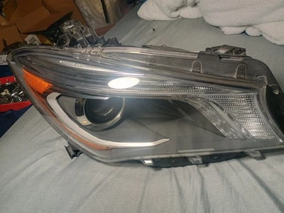 Faro bi xenón pasajero derecho mercedes c117 cla45 cla250 fabricante de equipos originales 2014-2016  Foto 1 de 4