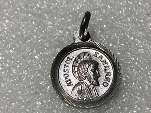 2004 Santiago Compostela STERLING SILVER RELIGIOUS MEDAL CHARM PENDANT FREE SH - Picture 1 of 3