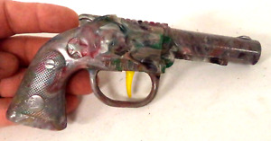 VINTAGE PYRO TOY CO USA SHERIFF MARBLED LUCITE 5.5" CLICKER GUN!!! BIN 6