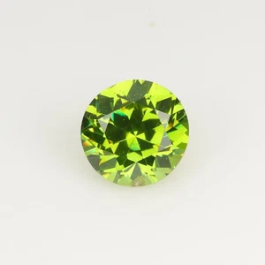 0.45 ct, Faceted Russian demantoid garnet high dispersion - Picture 1 of 3