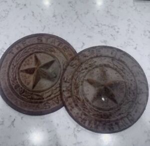 Pair Of Rustic Vtg Cast Iron STATE OF TEXAS Seal Wall Plaque Display 8.5"