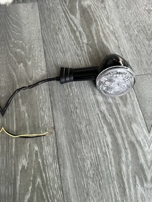 Triumph Bonneville Bobber, передний левый индикатор, 2017-22, P.N. T2701245 - Изображение 1 из 4