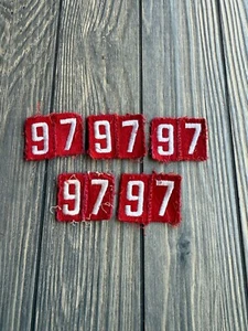 Set di 5 toppe per divise sportive 97 rosse e bianche vintage - Foto 1 di 4