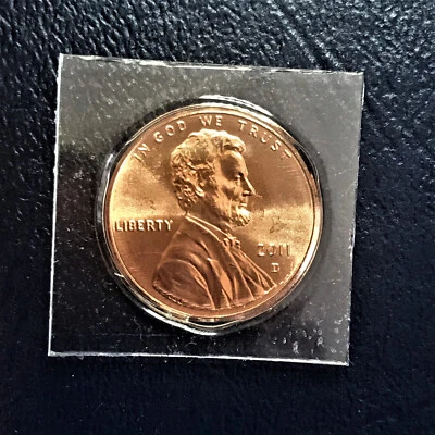 2011 D BU Lincoln Cent Penny from Sealed Uncirculated Mint Set in Cello Plastic - Image 1 of 2