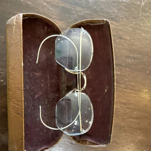 Vintage Bausch & Lomb 1/10 12K GF Rimless Glasses w/ Period Appropriate Case - Picture 1 of 5