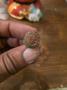 Bottone vintage colori incrociati - logo CXC - streetwear hip hop anni 90 - raro - Foto 1 di 2