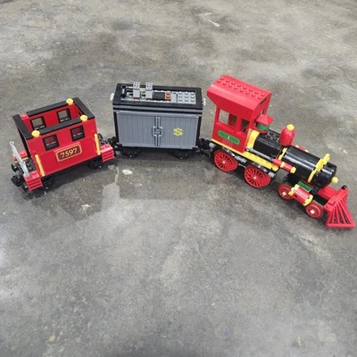 LEGO Toy Story 3 7597 Western Train Chase Incomplete 2 Cars & Engine Only - Image 1 of 4