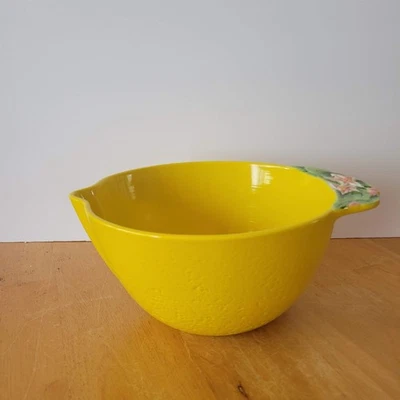 Temptations Tara Figural Fruit 2 夸脱黄色柠檬水果混合碗 — 第 1/4 张图片
