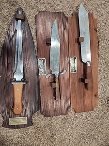 Reproduction Knives - Picture 1 of 7