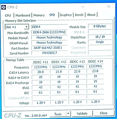 Memoria RAM de escritorio MTA8ATF1G64AZ-2G6E1 8 GB 1Rx8 PC4-2666V DDR4 Foto 1 de 4