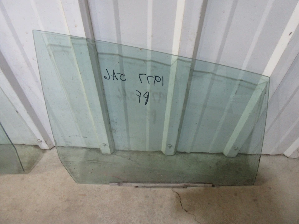 1977 Jaguar XJS PASSENGER  side door glass factory tint  - Image 1 of 1