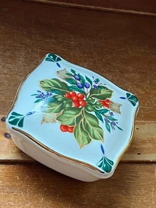 A Princess House WINTER GARDEN Small Scalloped Square Ceramic Trinket Box - 1.5 - Picture 1 of 12