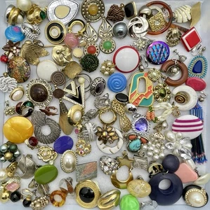 Lotto orecchini singoli 100pz vintage clip su vite retro strass artigianali riutilizzabili B - Foto 1 di 5