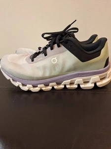 On Womens Cloudflow 4 Blue Fade Wisteria Running Shoes Sneakers Size 8.5 - Picture 1 of 8
