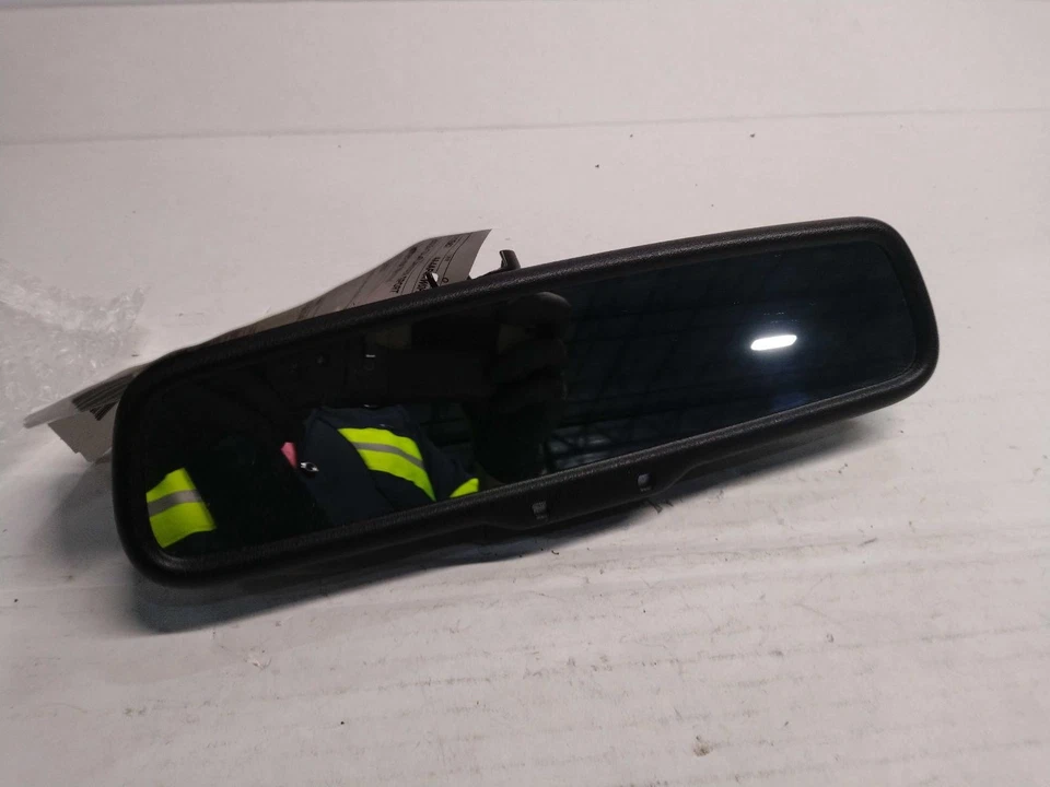 Used Front Center Interior Rear View Mirror fits: 2015 Mitsubishi Outlander spor - Image 1 of 4