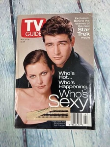 Vintage 1996 November 23-29 TV Guide - Kyle Chandler and Carey Lowell on Cover - Picture 1 of 2