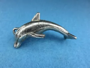 Kleiner Metall Delfin mit Befestigungsschlaufe für Halskette / Schlüsselanhänger oder Handtasche - Bild 1 von 14