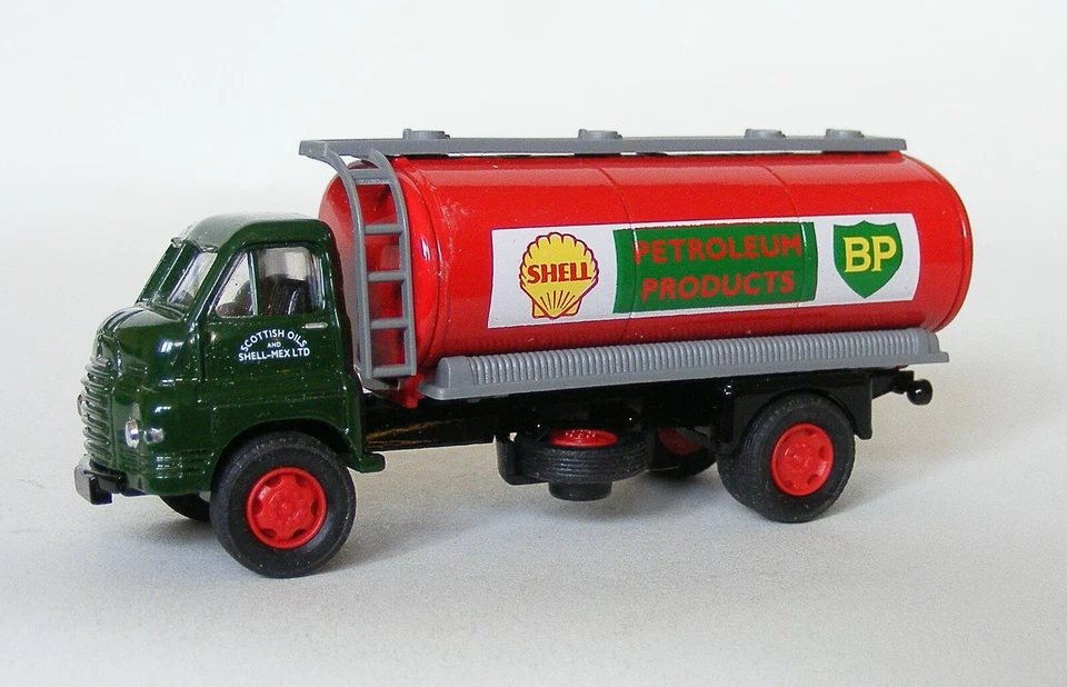 LLEDO VANGUARDS 1:64 SCALE VA7001 BEDFORD S TYPE TANKER LORRY SHELL BP BOXED - Image 1 of 4