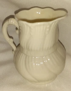 Crema Belleek Ribbon Off White Green etiqueta 3" - Imagen 1 de 4