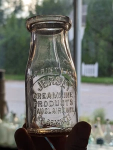 Brackett Jersey Creamline Dairy Milk Bottle 1/2 Pint Eau Claire WI Wis Wisconsin - Picture 1 of 4