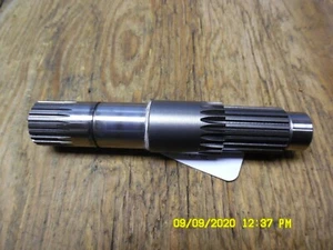 KUBOTA L3901H TRANSMISSION P.T.O. COUNTER DRIVESHAFT TC620-53680 - Picture 1 of 4