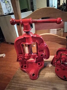 REED MFG Co. No. 21Hinged Pipe Vise Erie PA Made In USA Plus Small Vice - Picture 1 of 12
