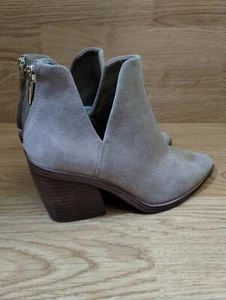 Vince Camuto Women's Gigietta Beige Tan Suede Leather Ankle Bootie size 6.5M - Picture 1 of 11
