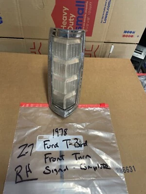 🔥 Ford Thunderbird 1978 señal de giro derecha completa - OEM Foto 1 de 4