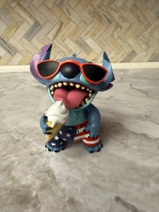 Figura Disney Showcase Stitch Stars & Stripes Moment 4 de julio 6016301 - Imagen 1 de 6