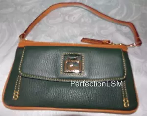Bracciale tascabile Dooney & Bourke Dillen II in pelle ciottolata verde edera nuovo con etichette - raro! - Foto 1 di 5