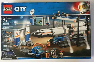 LEGO 60229 City Space Rocket Assembly & Transport Model Rocket Set Toy Crane - Picture 1 of 9