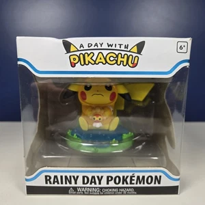 Funko A Day With Pikachu Rainy Day Pokemon - Pokemon Center Raincoat - Bild 1 von 7