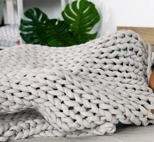 Bearaby Organic Cotton Weighted Knit Blanket Moonstone Grey 25 lbs 48" X 72" - Picture 1 of 3