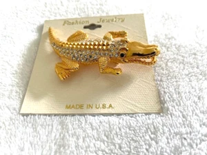 Vintage Alligator Crocodile Pin Brooch Gold Tone RHINESTONES - Picture 1 of 1