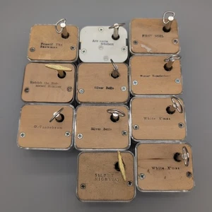 Posten 11 Robin klar & weiß Aufzieh Spieluhrwerke & Schlüssel Weihnachten getestet - Bild 1 von 19