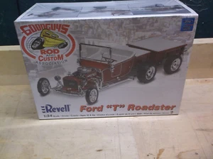 Revell Custom Ford T Roadster 85-2022 - Picture 1 of 4