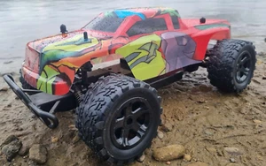 2.4GZ Monster Truck Radio Remote Control Car 1/10 (High Speed) 25km/h Off Road - Picture 1 of 10