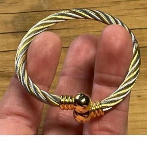 Damen Armreif mit gedrehtem Zopfmuster. Gold & Silberfarben. Super süß! schmuck - Bild 1 von 4