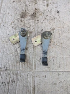 Par de ajustadores de altura de rueda delantera originales John Deere 14SZ JX75 14SB JE75 - Imagen 1 de 6