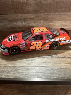 Action Racing escala 1:24 2004 Tony Stewart #20 Home Depot/Coca-Cola C2 1 de 600 Foto 1 de 4