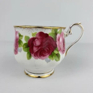 SOLO TAZA DE PORCELANA DE HUESO DE ROSA INGLESA ANTIGUA Royal Albert England de colección - Imagen 1 de 10