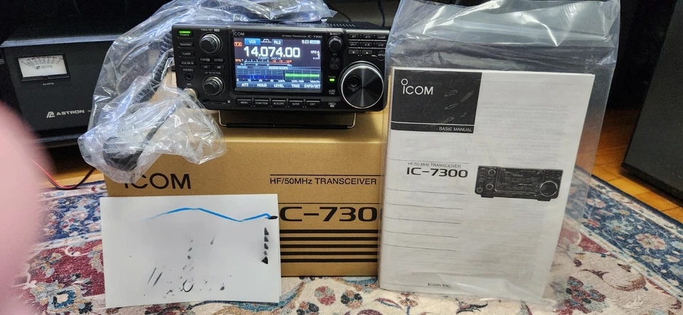 Transceptor de alta definición Icom IC-7300 Foto 1 de 1