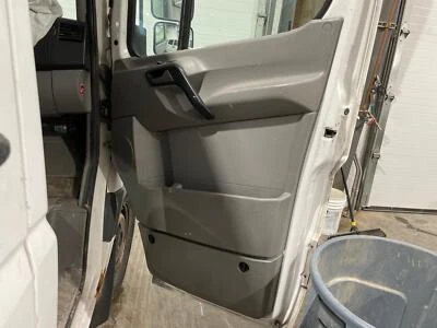 2007 - 2009 Dodge Sprinter 2500 Passenger RH Right Gray Front Door Trim Panel Foto 1 de 4