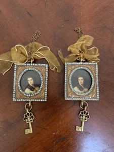 Marco de fotos de pedrería esmaltada Bombay con llave 2" adorno de Navidad lote de 2 - Imagen 1 de 8