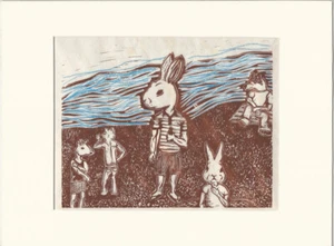 Conejos adolescentes antropomórficos oso zorro y cabra tipos color grabado en madera surrealista - Imagen 1 de 2
