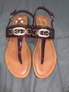 GUESS By GBG Los Angeles Womens Burgundy T-Strap Sandals Gold Buckle 7.5 M - Picture 1 of 5
